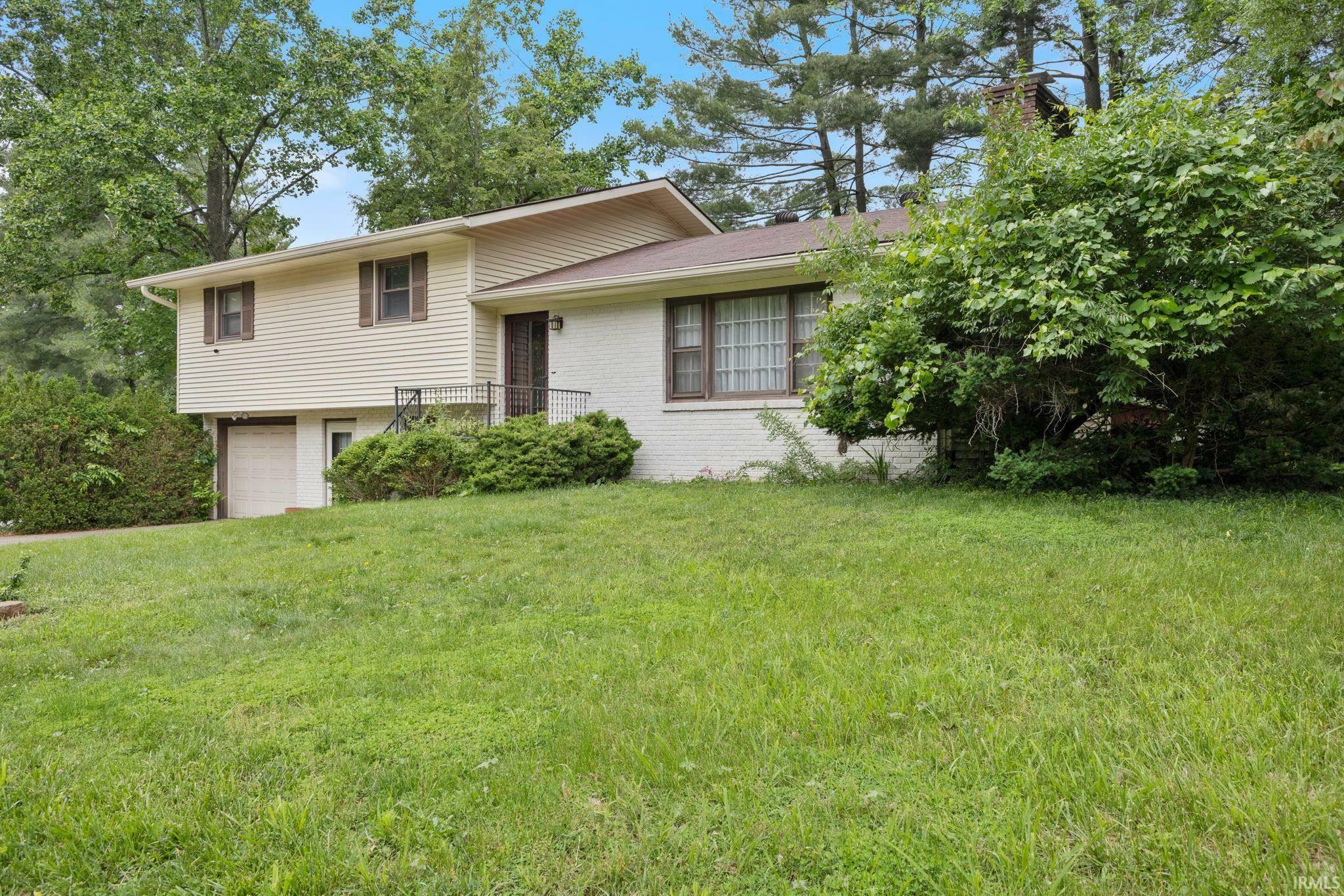 Property Photo: 4021 E Morningside Drive IN 47408-3144