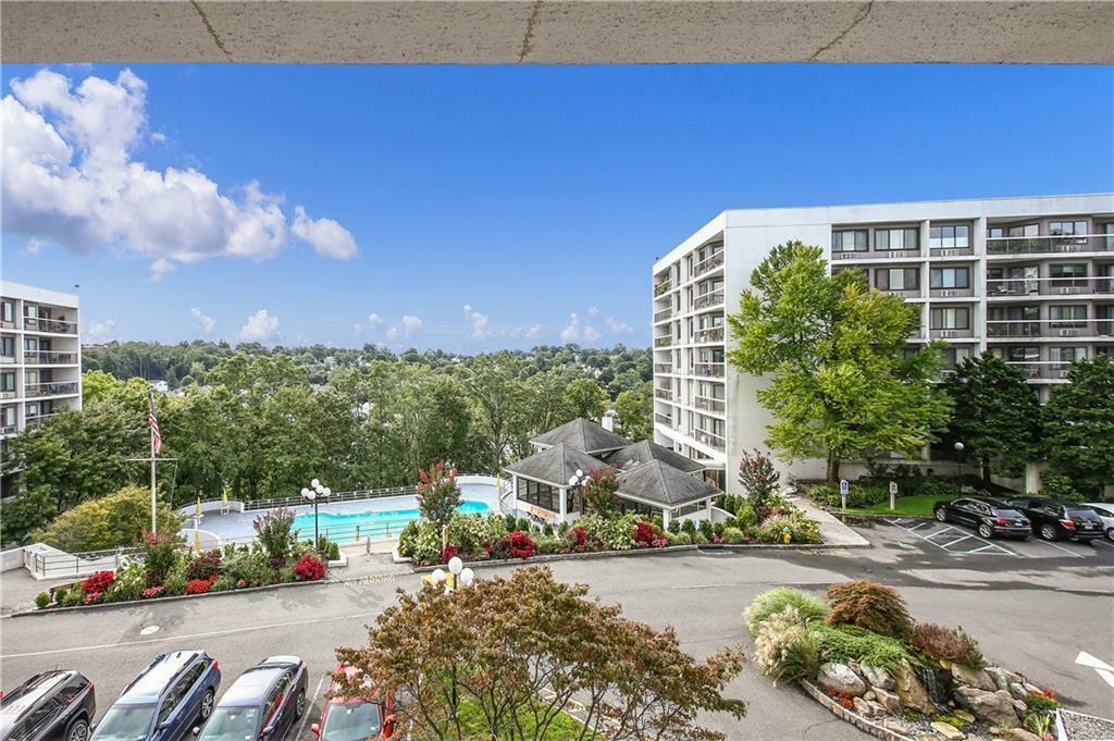 Property Photo:  300 High Point Drive 308  NY 10530 