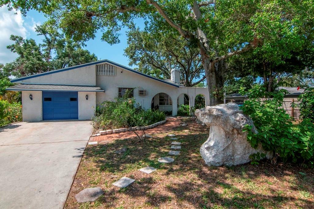 Property Photo: 1514 Florida Avenue FL 34683