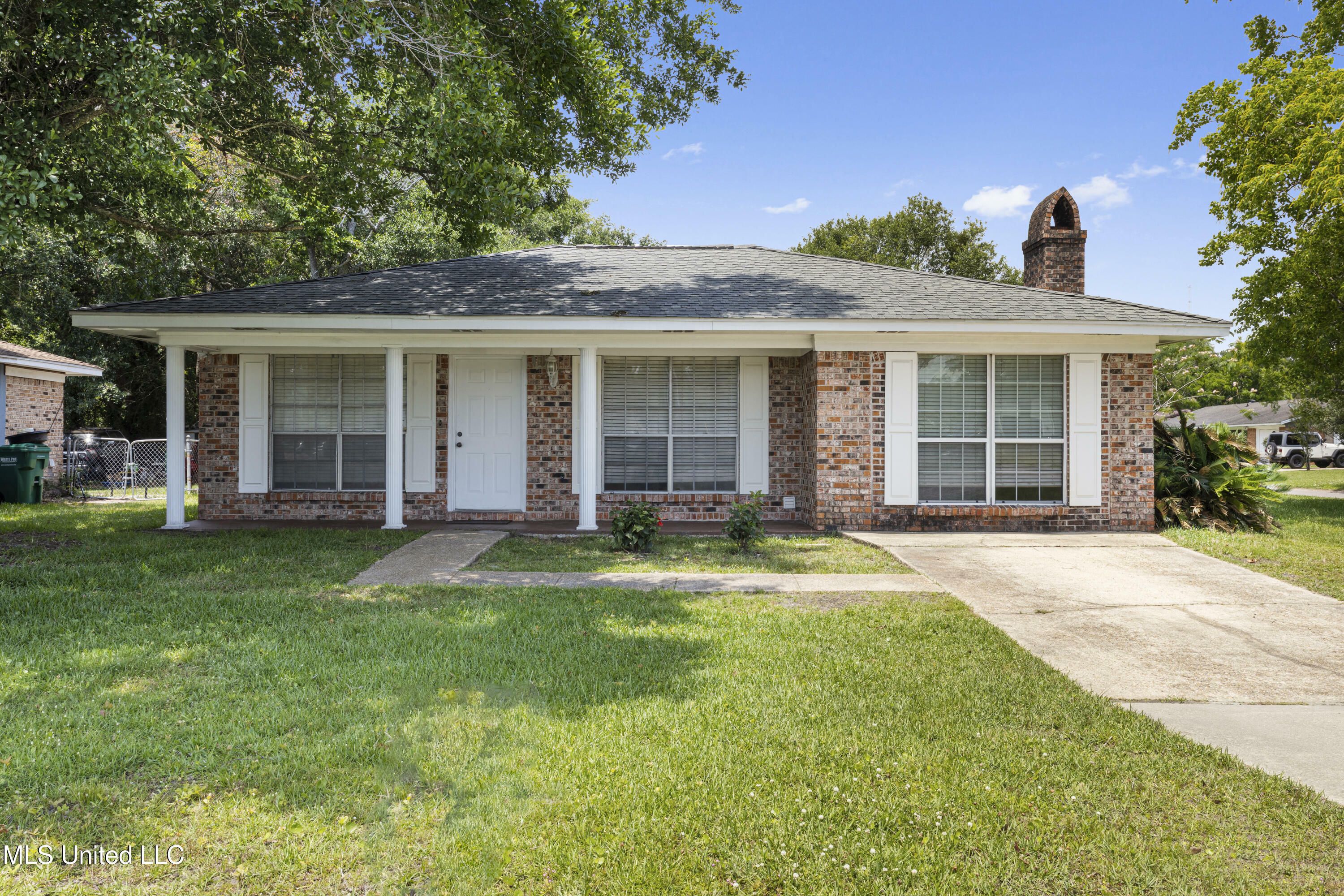 Property Photo: 108 Brentwood Boulevard MS 39503