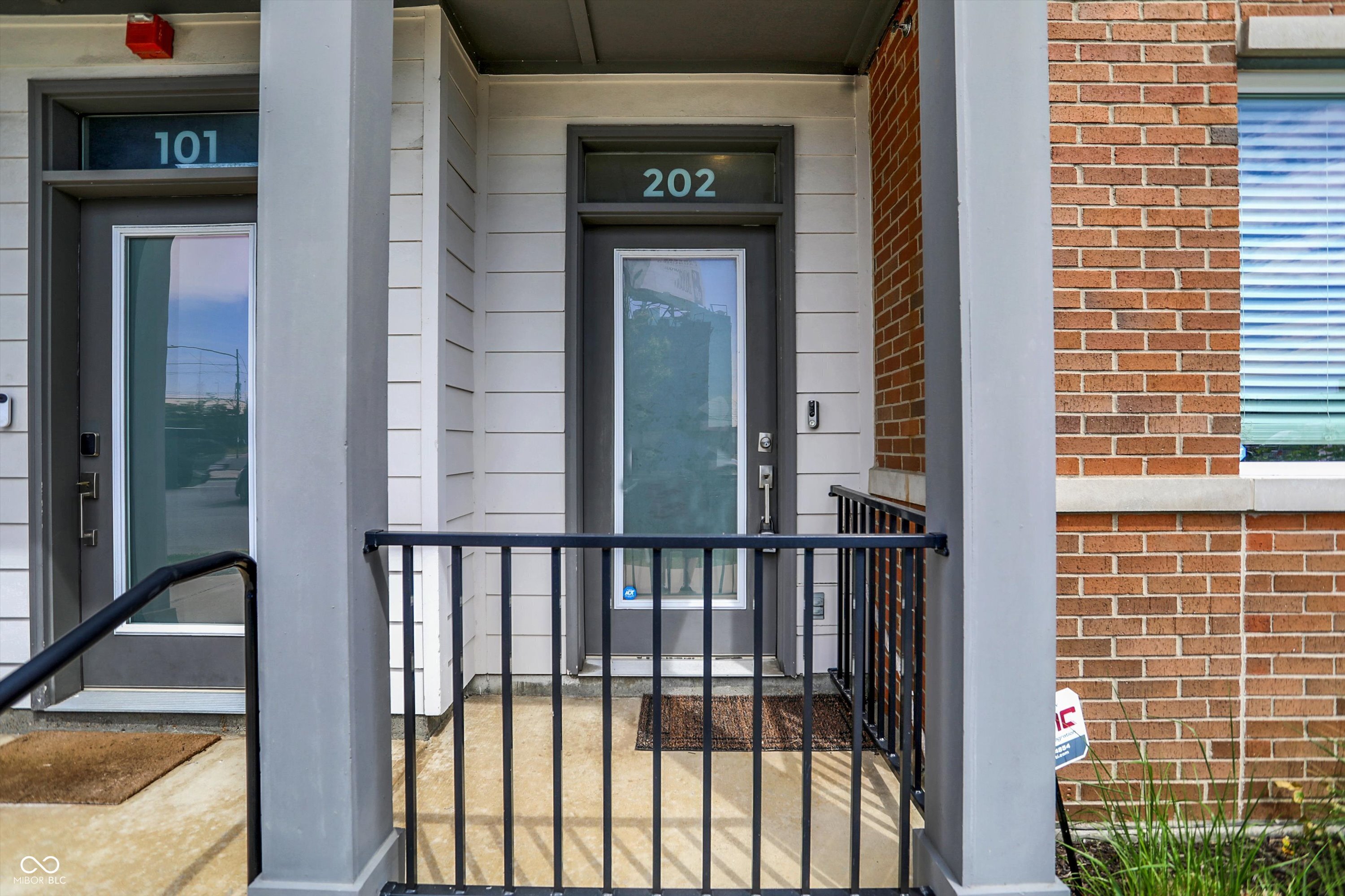 Property Photo: 727 N Illinois Street 202 IN 46204