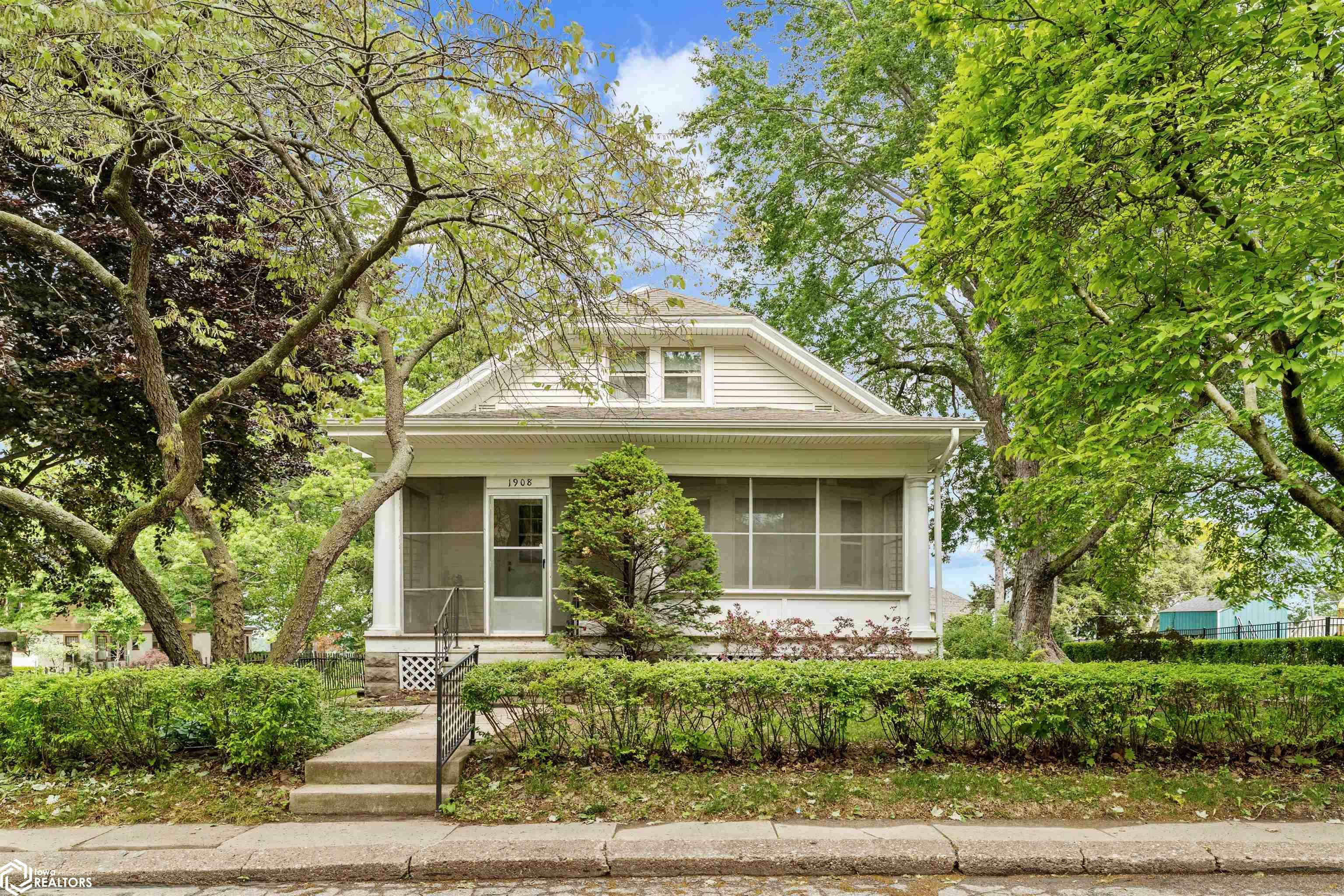 1908 River Street  Burlington IA 52601 photo
