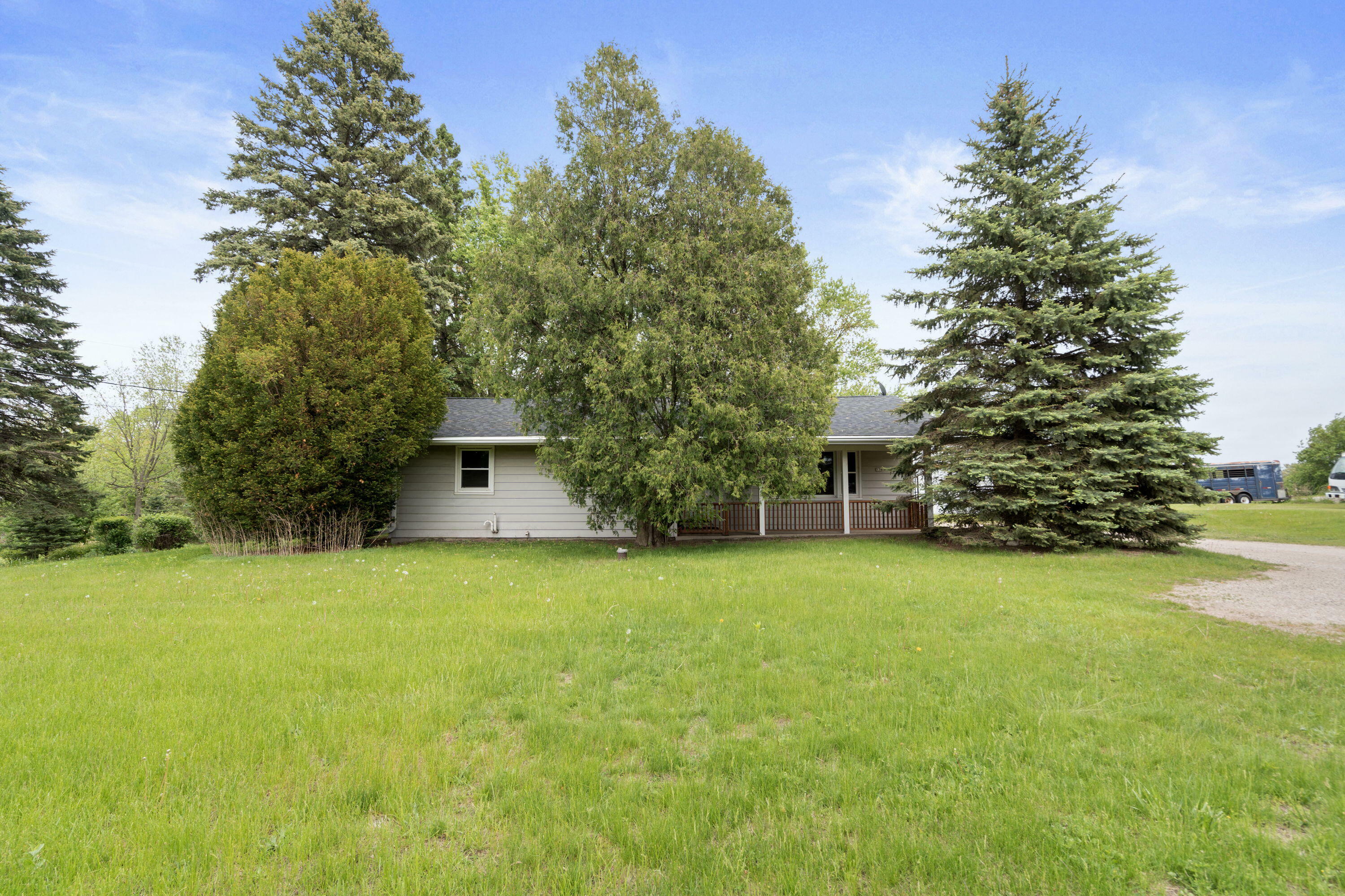 Property Photo: 538 124th St WI 53126