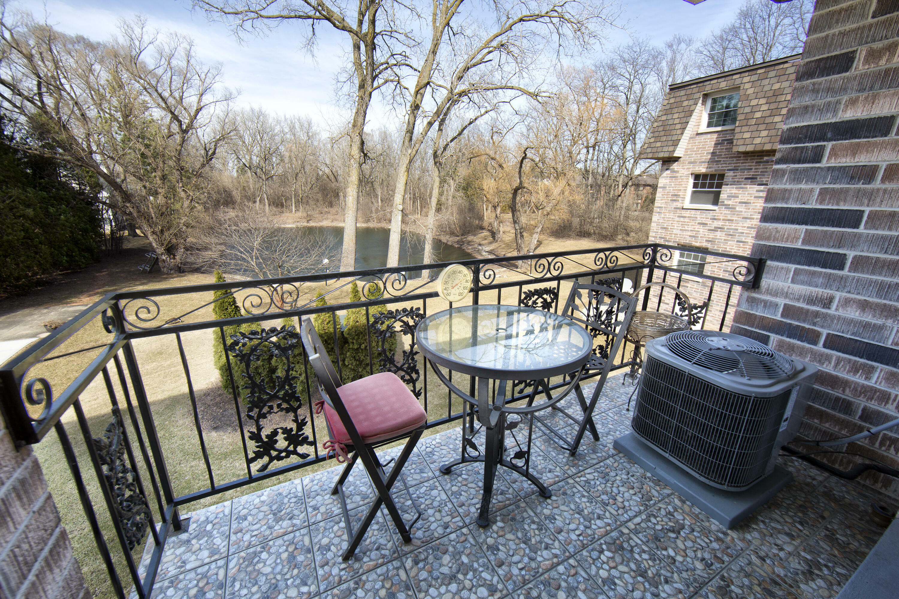 1730 W Green Tree Rd 204  Glendale WI 53209 photo