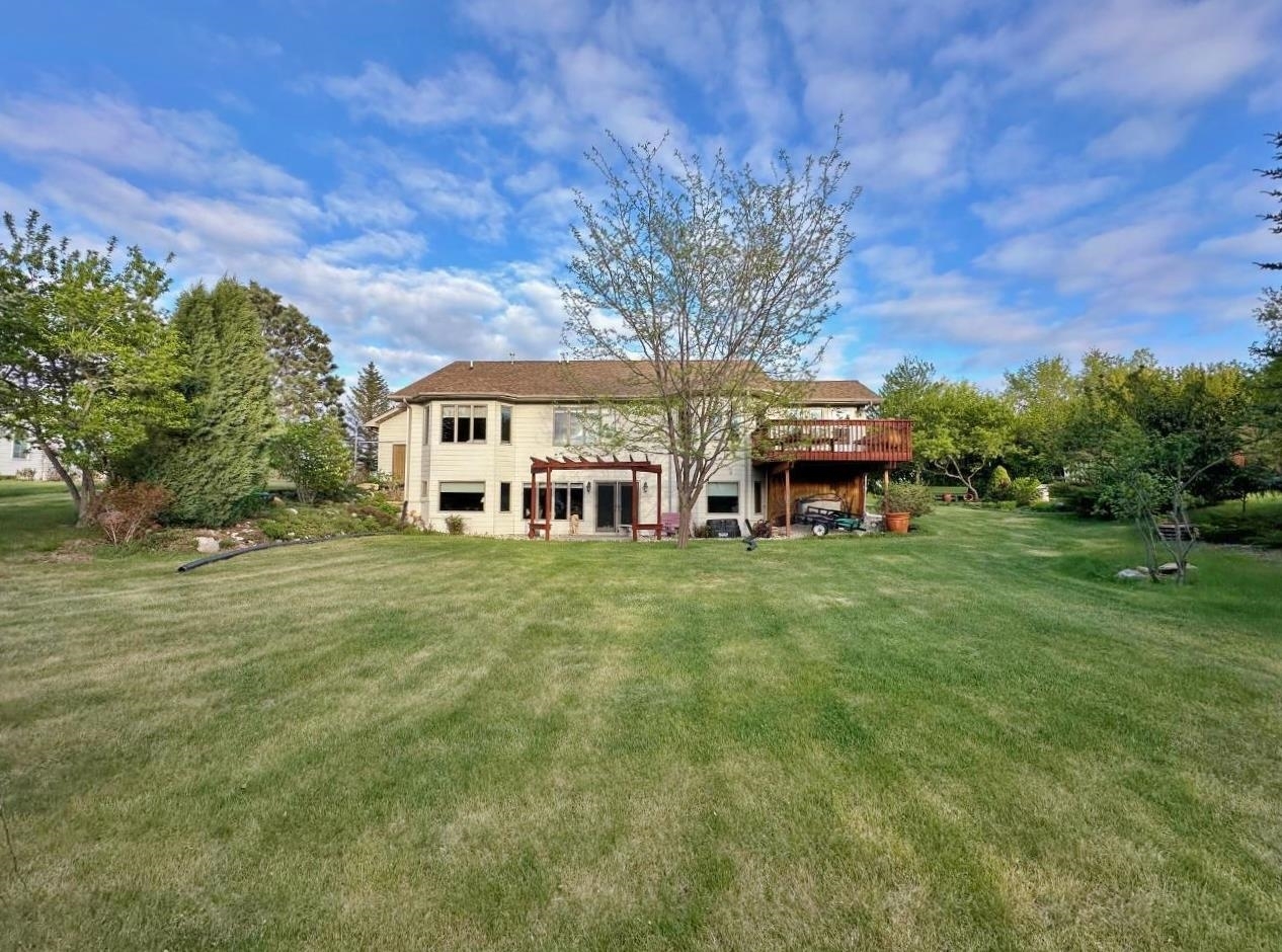 Property Photo: 2900 8th St SE ND 58701-3106