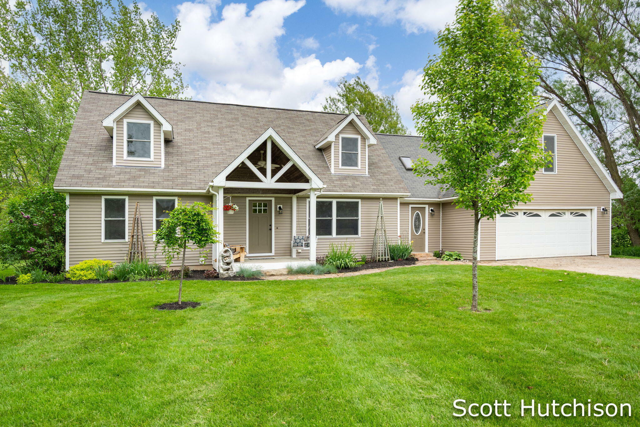 Property Photo: 9953 10 Mile Road NE MI 49341