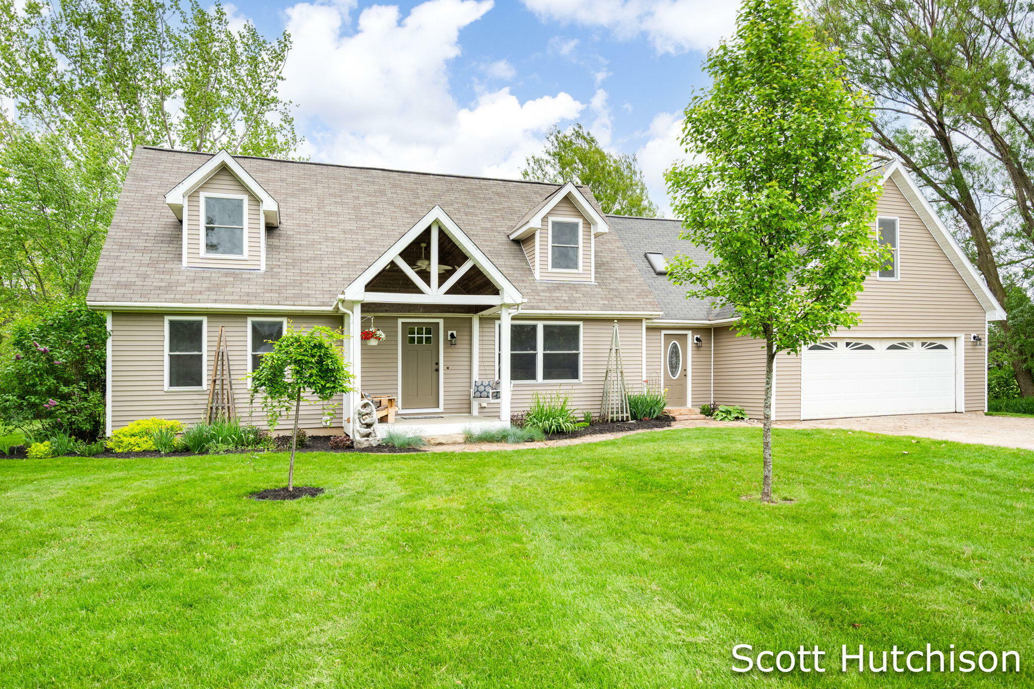 Property Photo: 9953 10 Mile Road NE MI 49341