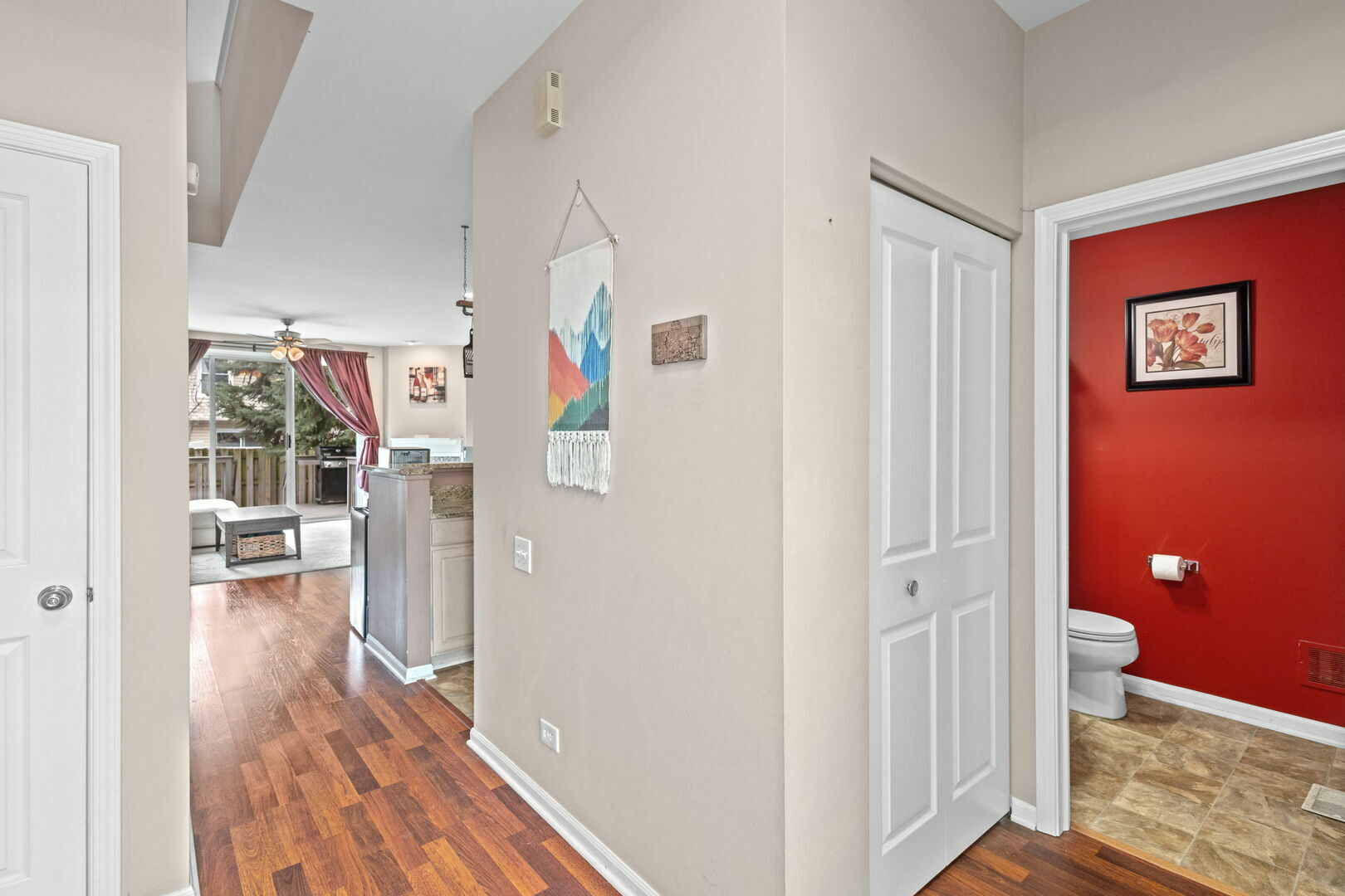 Property Photo: 95 Oakton Drive IL 60148
