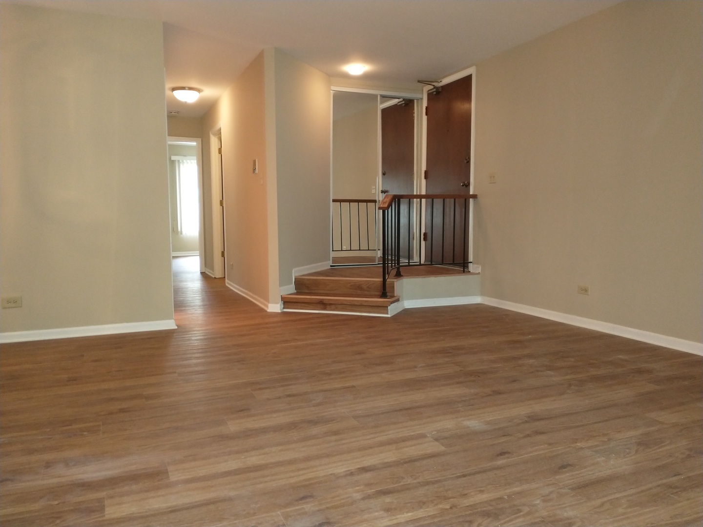 Property Photo: 936 Surrey Drive 1A IL 60193