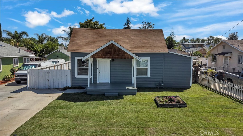 3875 Everest Avenue  Riverside CA 92503 photo