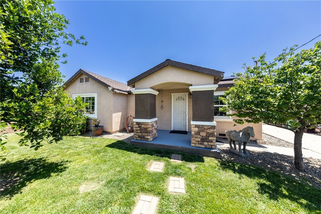 Property Photo: 874 Chestnut Avenue CA 92223