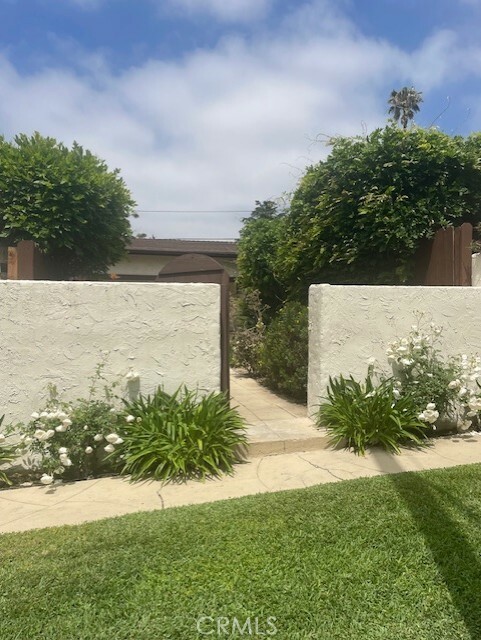 Property Photo: 2023 Lovila Lane CA 91001