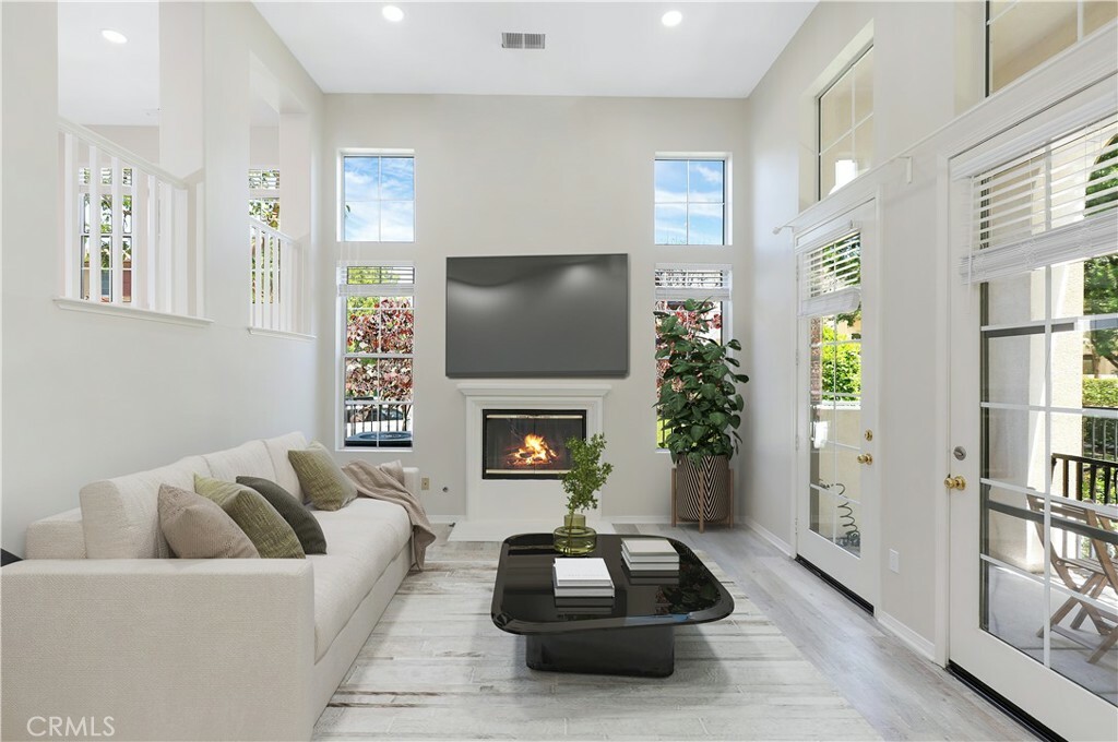 Property Photo: 36 Chula Vista 109 CA 92602