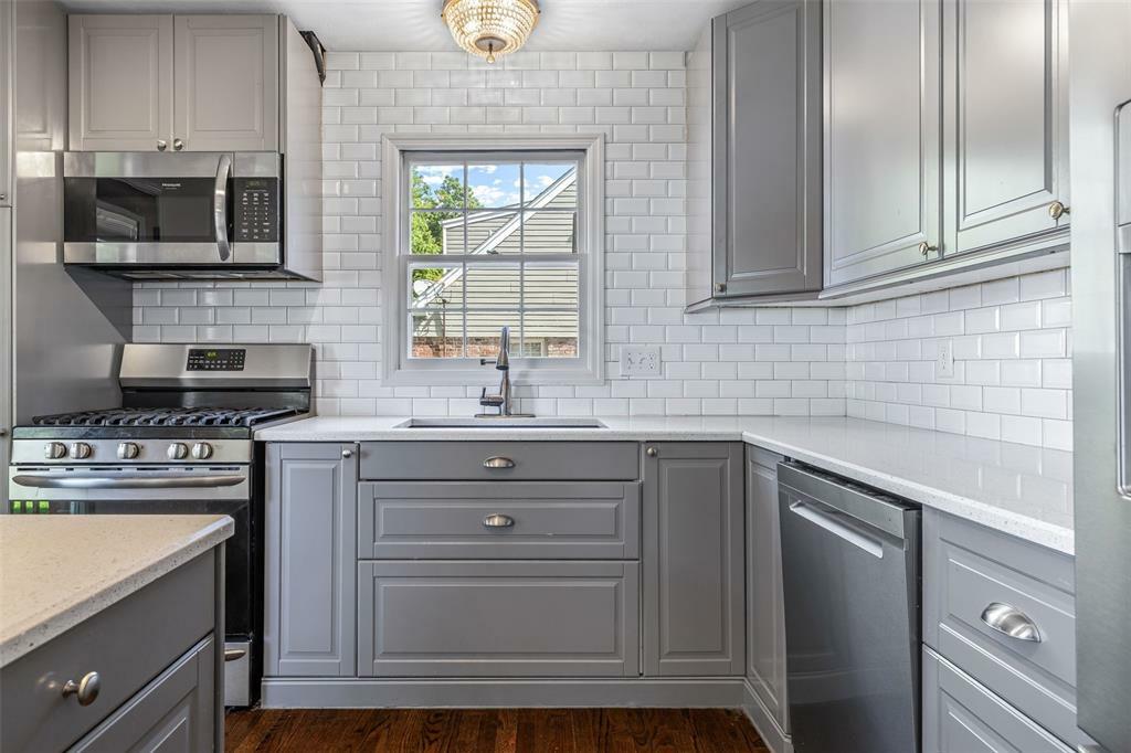 Property Photo: 721 Chippendale Court MO 63122