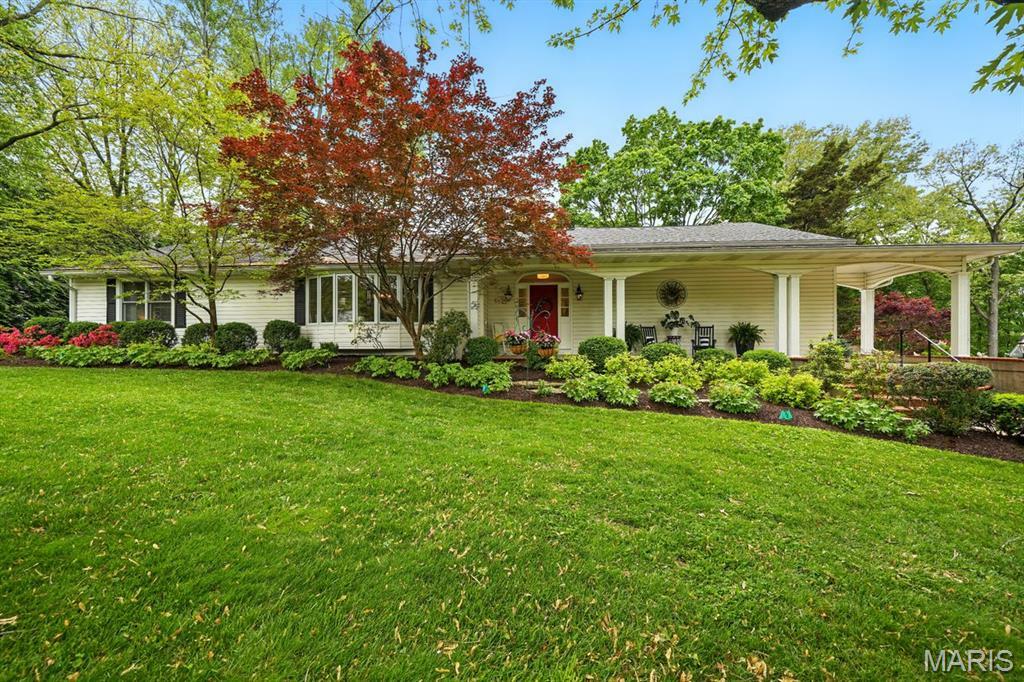 Property Photo: 915 Woodshire Lane MO 63141
