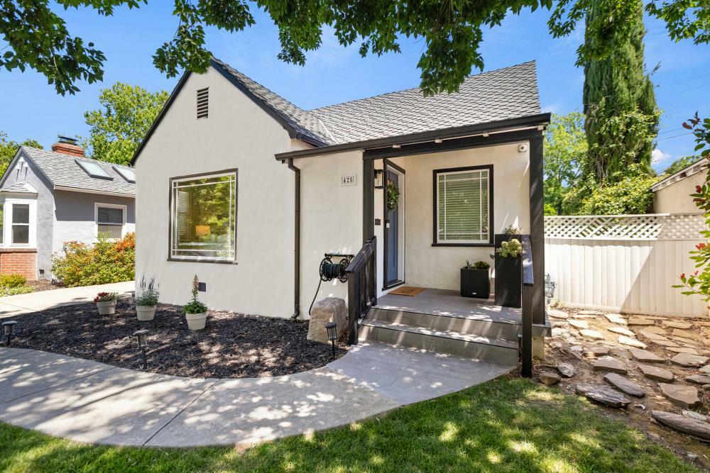Property Photo: 425 San Antonio Way CA 95819
