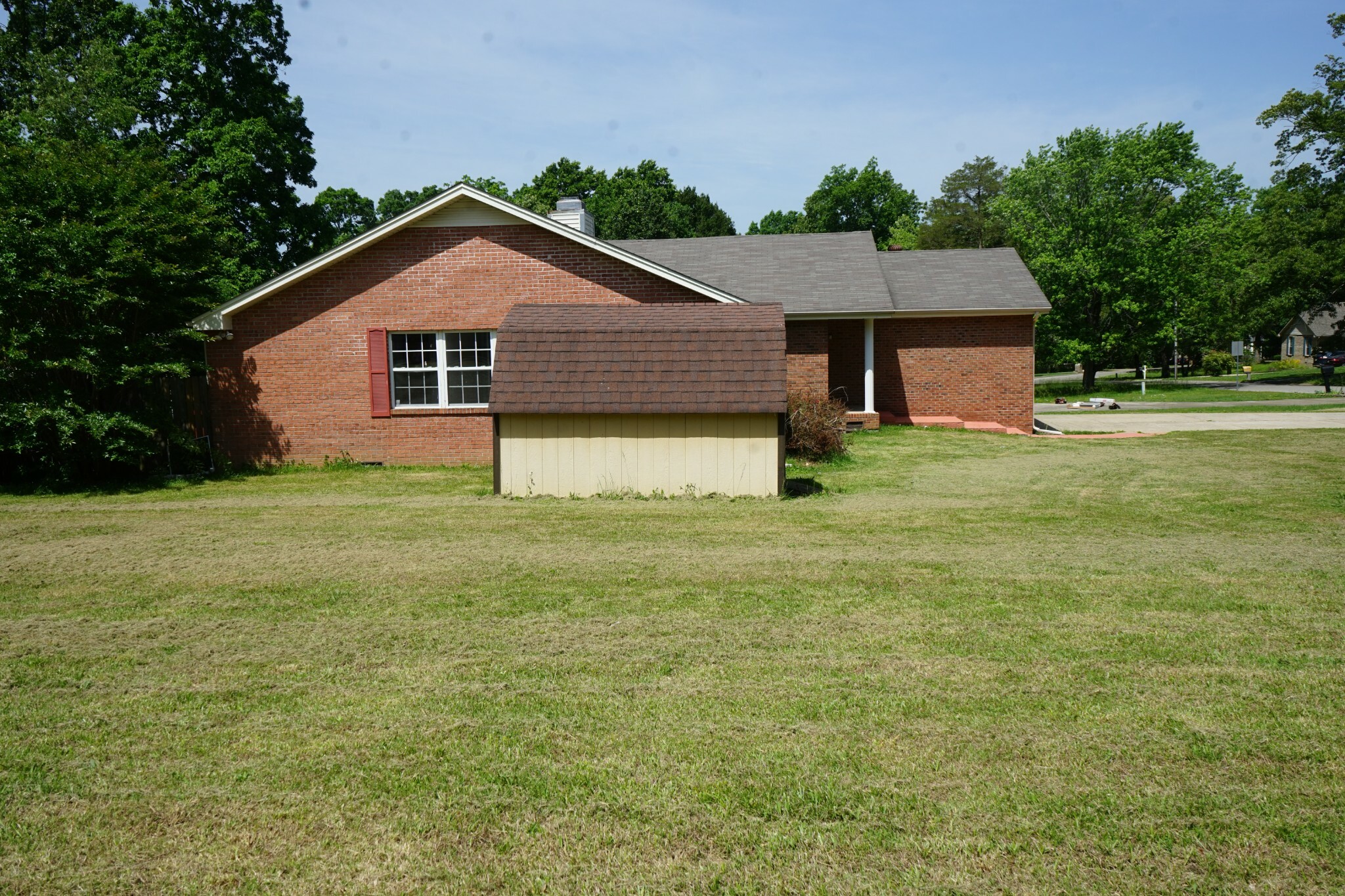 Property Photo: 220 Millstone Cir TN 37042