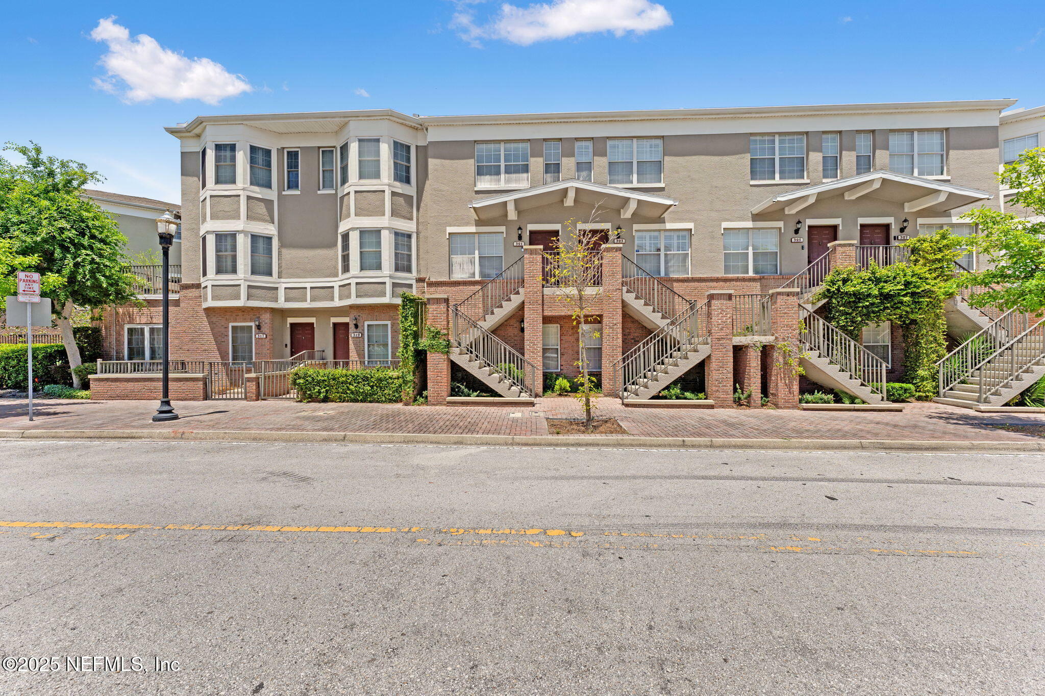 Property Photo: 321 E Church Street FL 32202