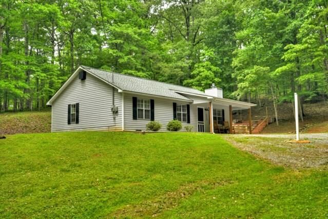 Property Photo:  151 Padget Lane  GA 30540 