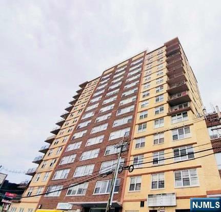 Property Photo:  201 Bridge Plaza 6C  NJ 07024 