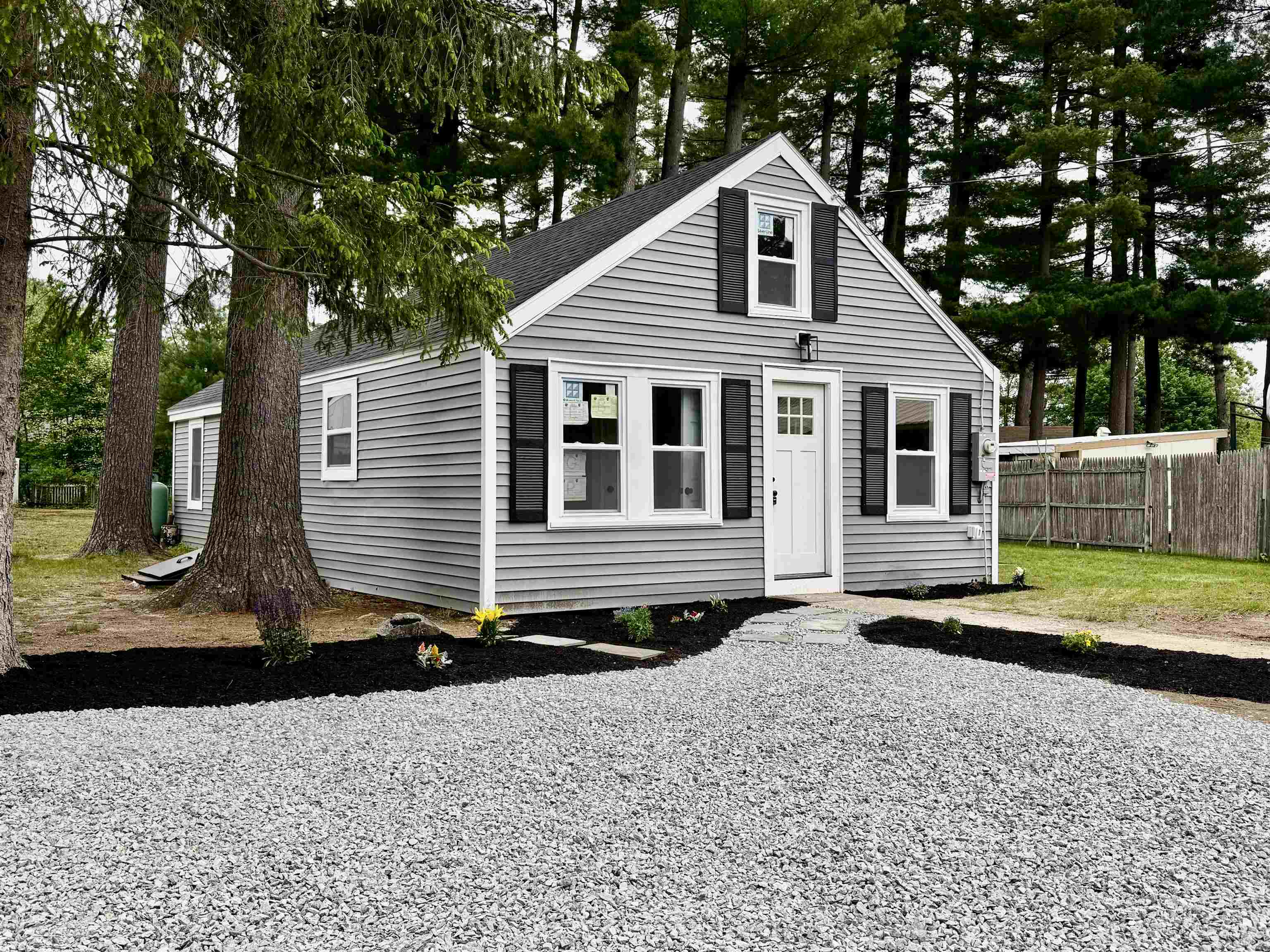 Property Photo: 3 Lyndale Avenue NH 03079