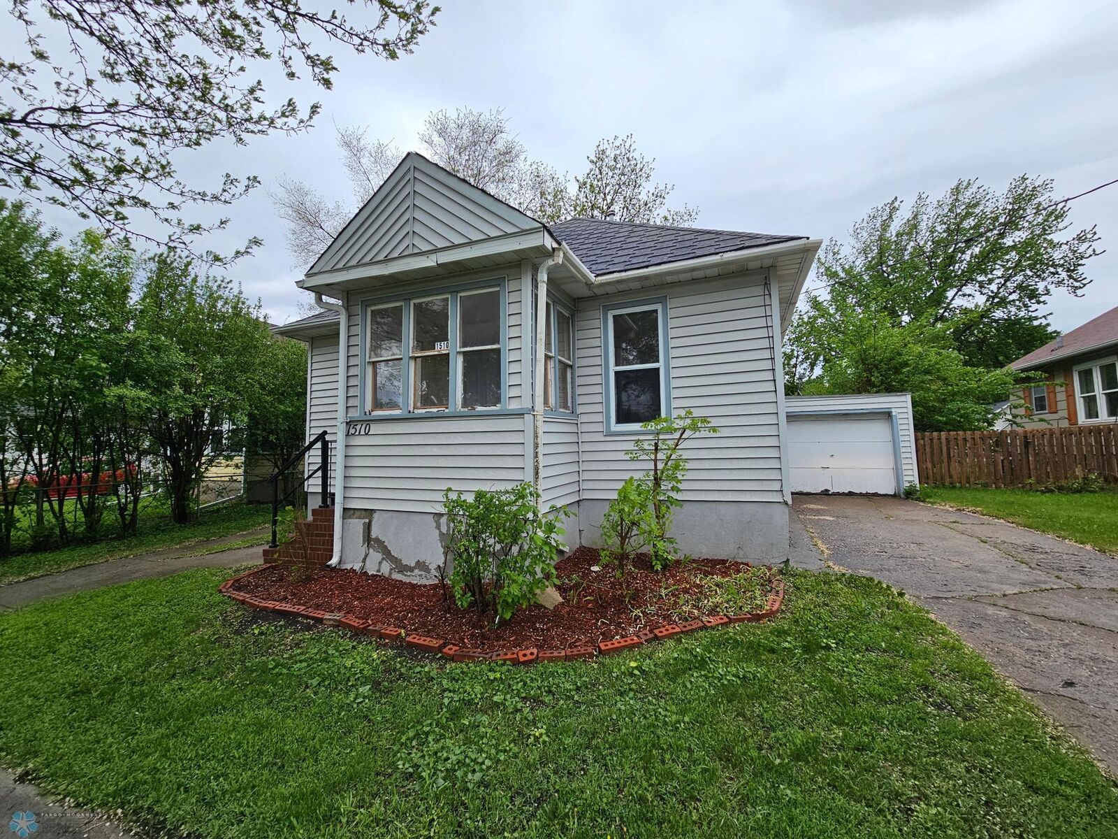 Property Photo: 1510 5th Avenue S ND 58103