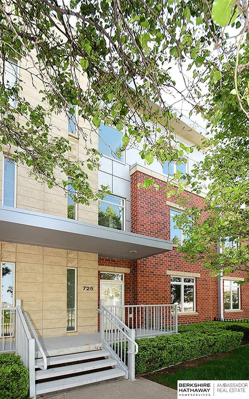 Property Photo: 725 Riverfront Drive NE 68102