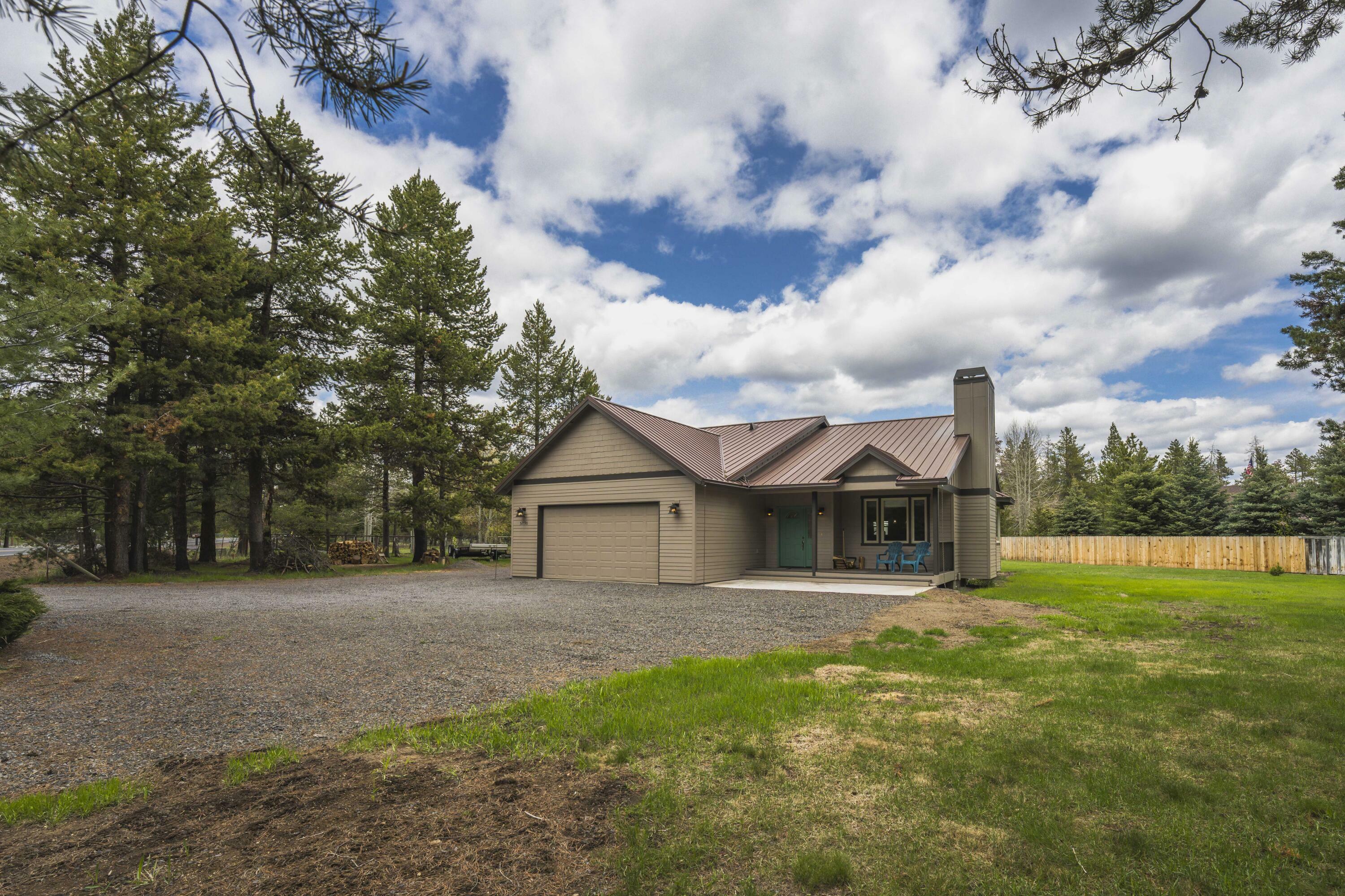 Property Photo: 52790 Meadow Lane OR 97739