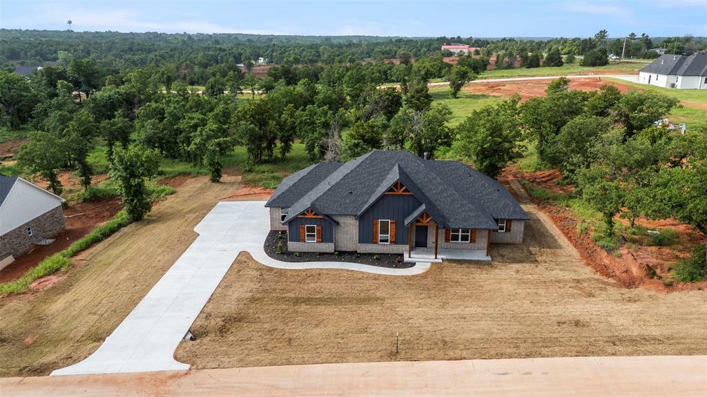 Property Photo: 2949 Twisted Oak Drive OK 73044