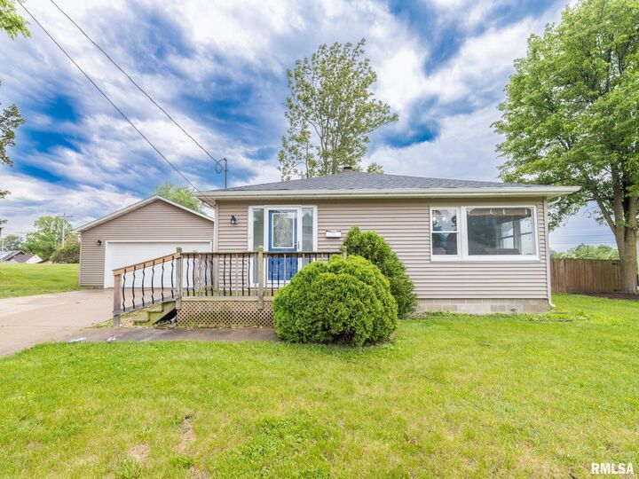 1114 E Samuel Avenue  Peoria Heights IL 61616 photo