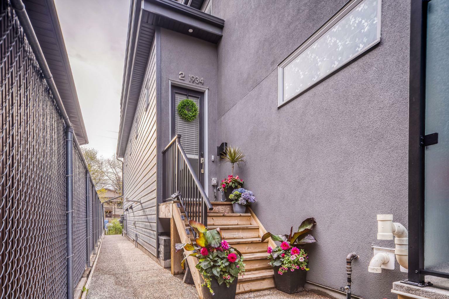 Property Photo: 1934 25A Street SW 2 AB T3E 1Y5