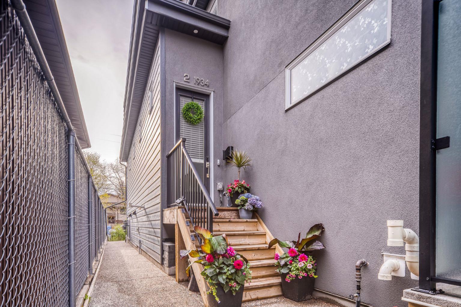 Property Photo: 1934 25A Street SW 2 AB T3E 1Y5