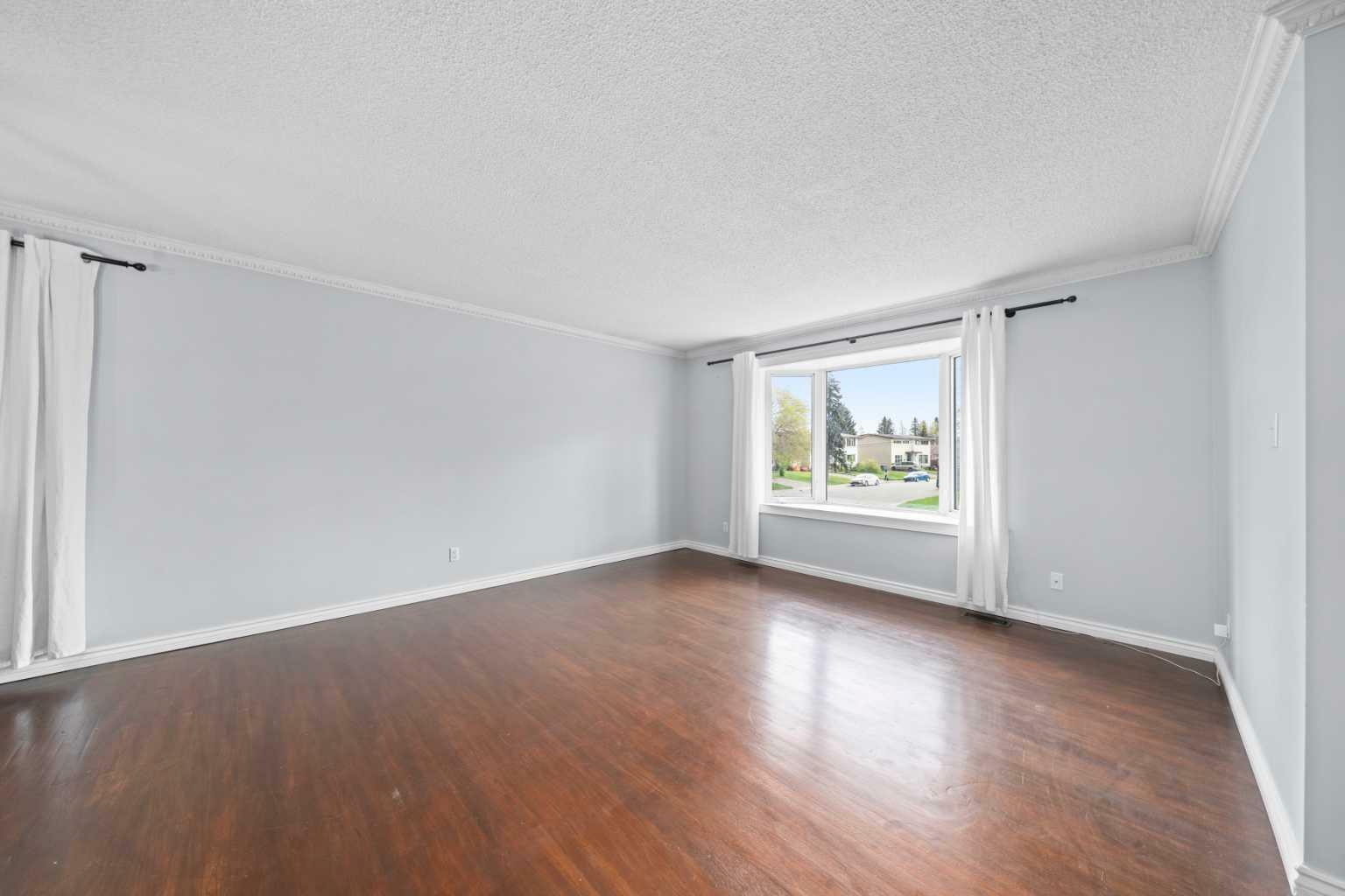 Property Photo: 316 56 Avenue NE AB T2K 0L2