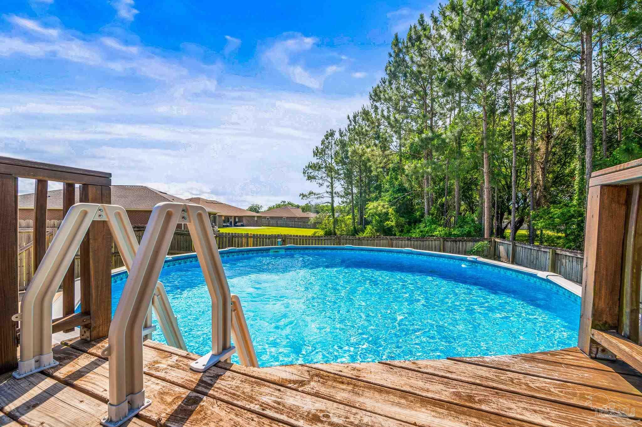 Property Photo: 3907 Elevator Ct FL 32571