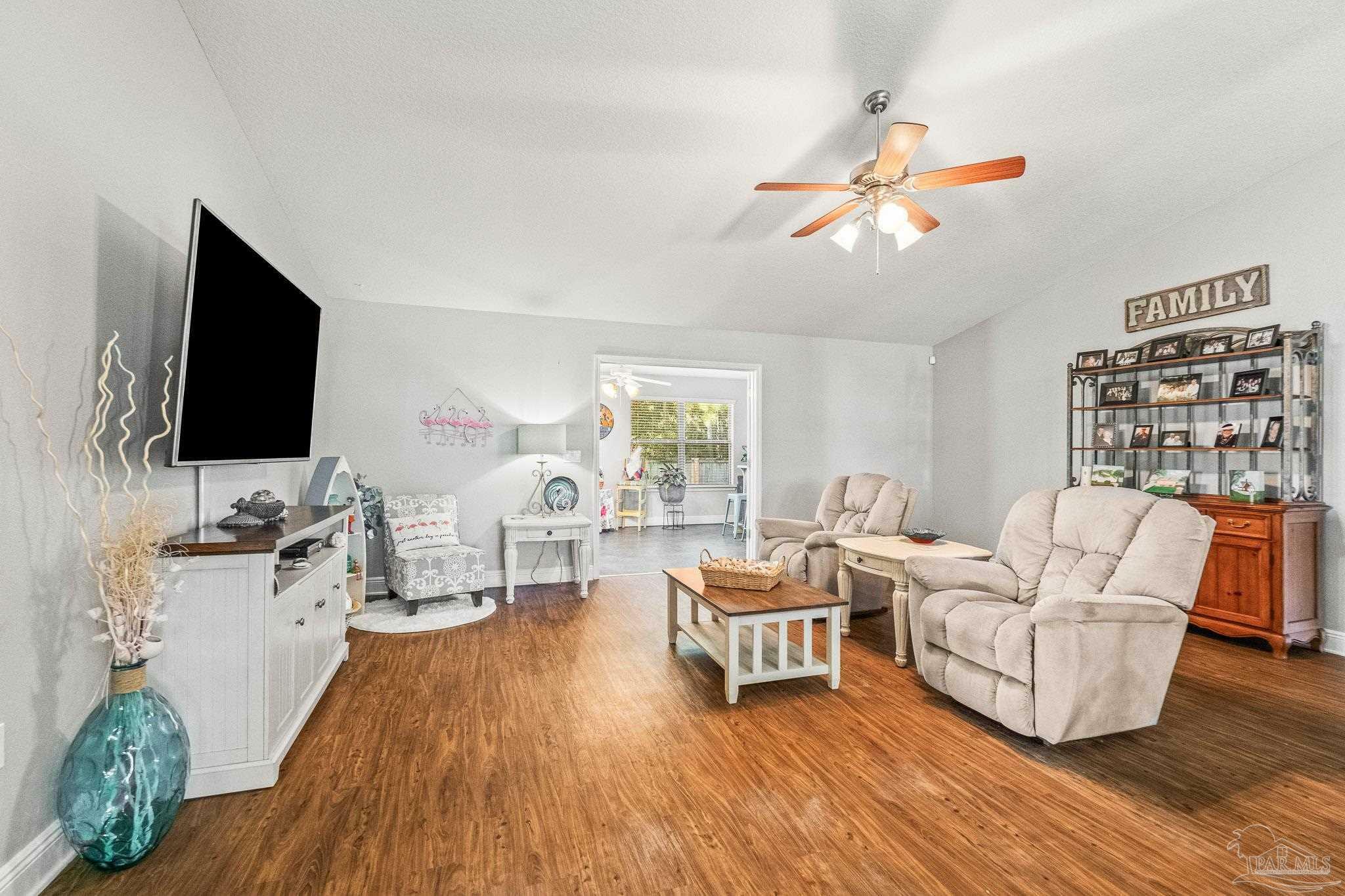 Property Photo:  3907 Elevator Ct  FL 32571 