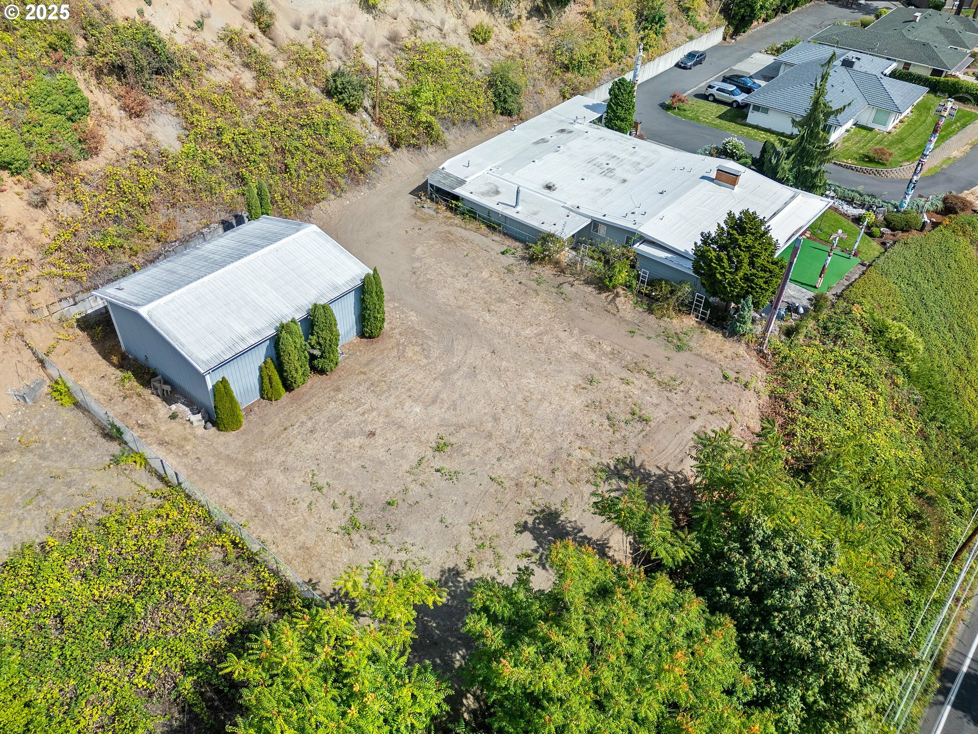 Property Photo: 6002 E Evergreen Blvd WA 98661