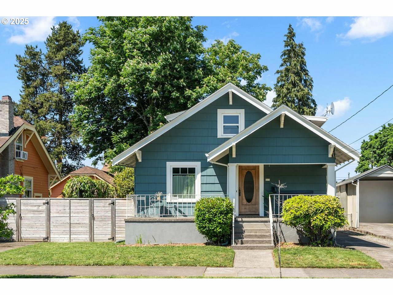 Property Photo: 315 NE 84th Ave OR 97220