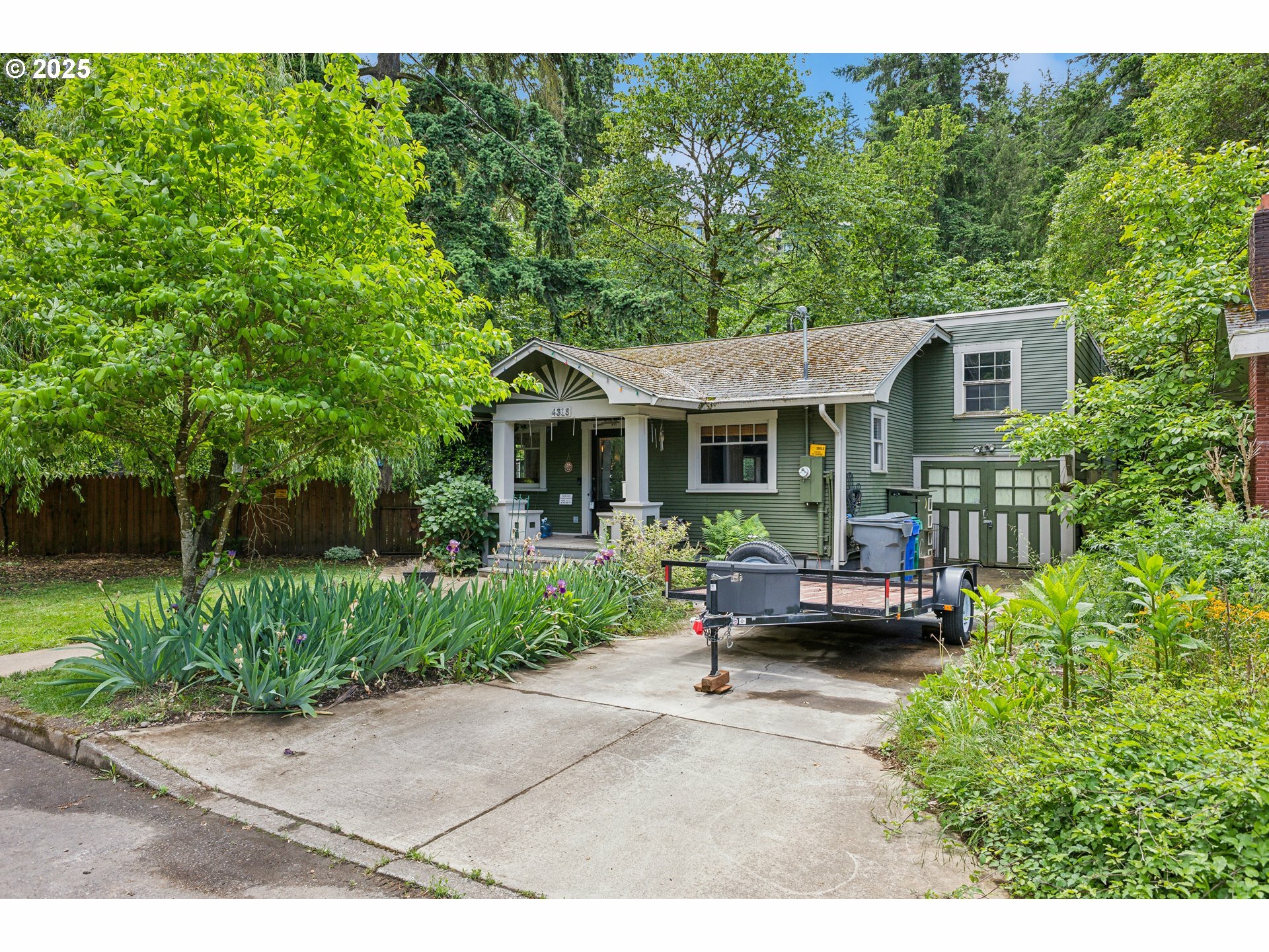 Property Photo: 4315 NE 90th Ave OR 97220