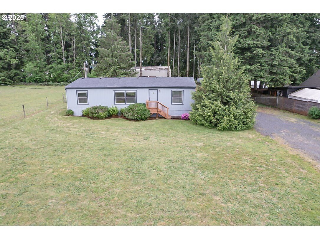 Property Photo: 15172 Fern Ridge Rd SE OR 97383