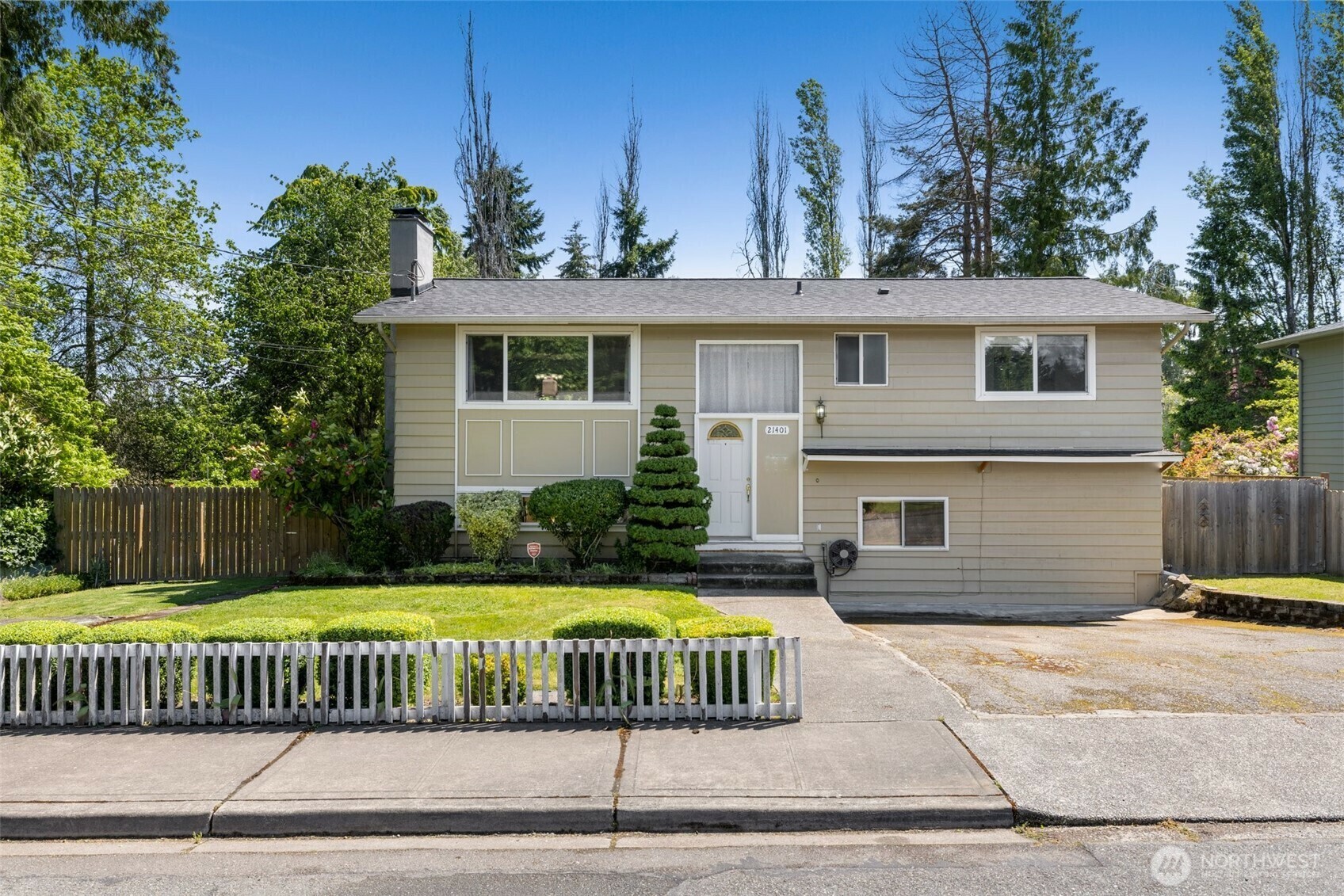 Property Photo: 21401 54th Place W WA 98043