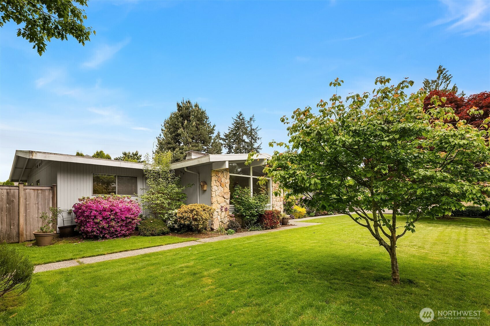 Property Photo: 10215 126th Avenue NE WA 98033