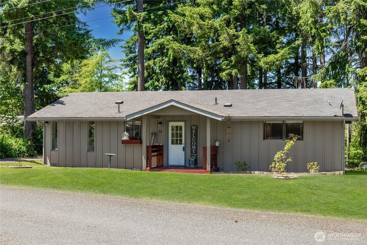 Property Photo:  51 SE High Rd  WA 98584 