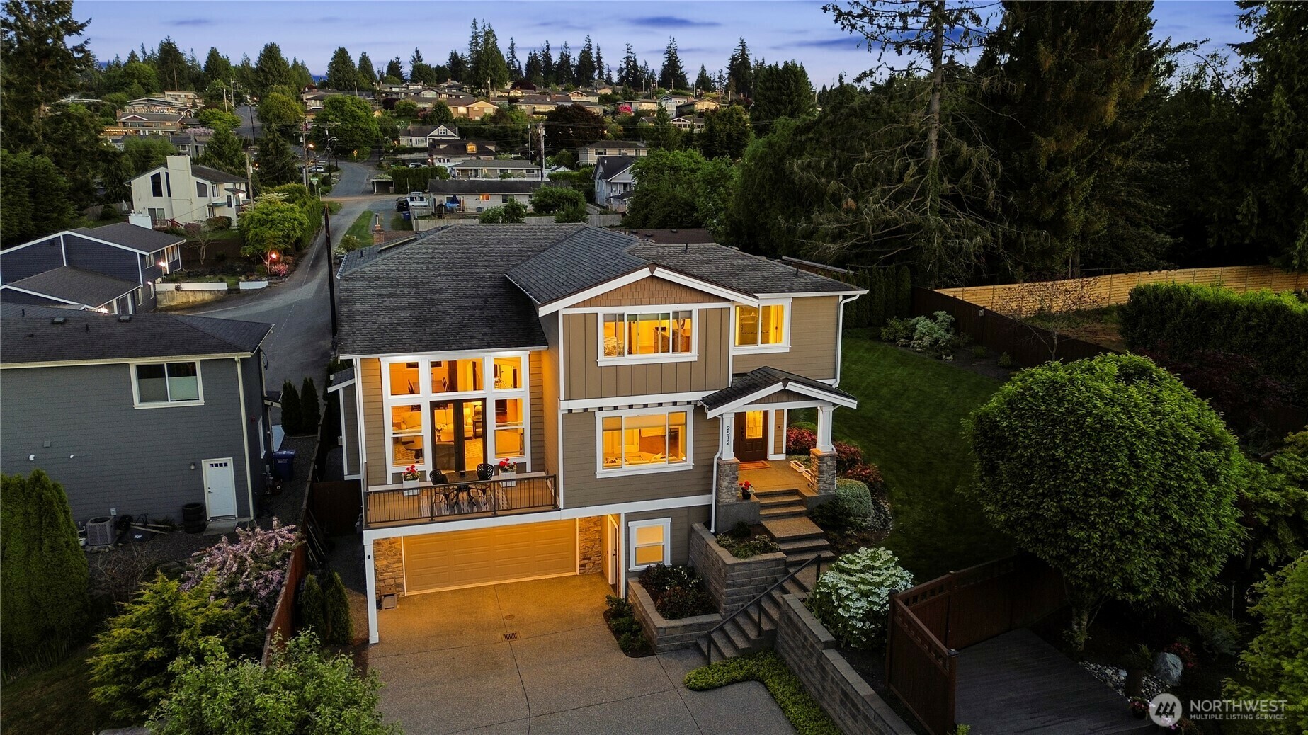 Property Photo:  2512  Taylor Drive  WA 98203 
