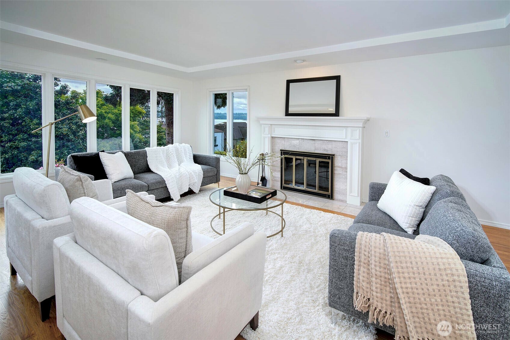 Property Photo: 4539 E Laurel Drive NE WA 98105