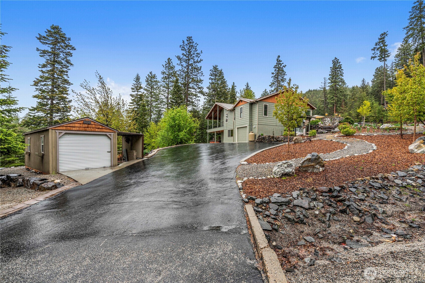 Property Photo: 6753 Forest Ridge Drive WA 98801
