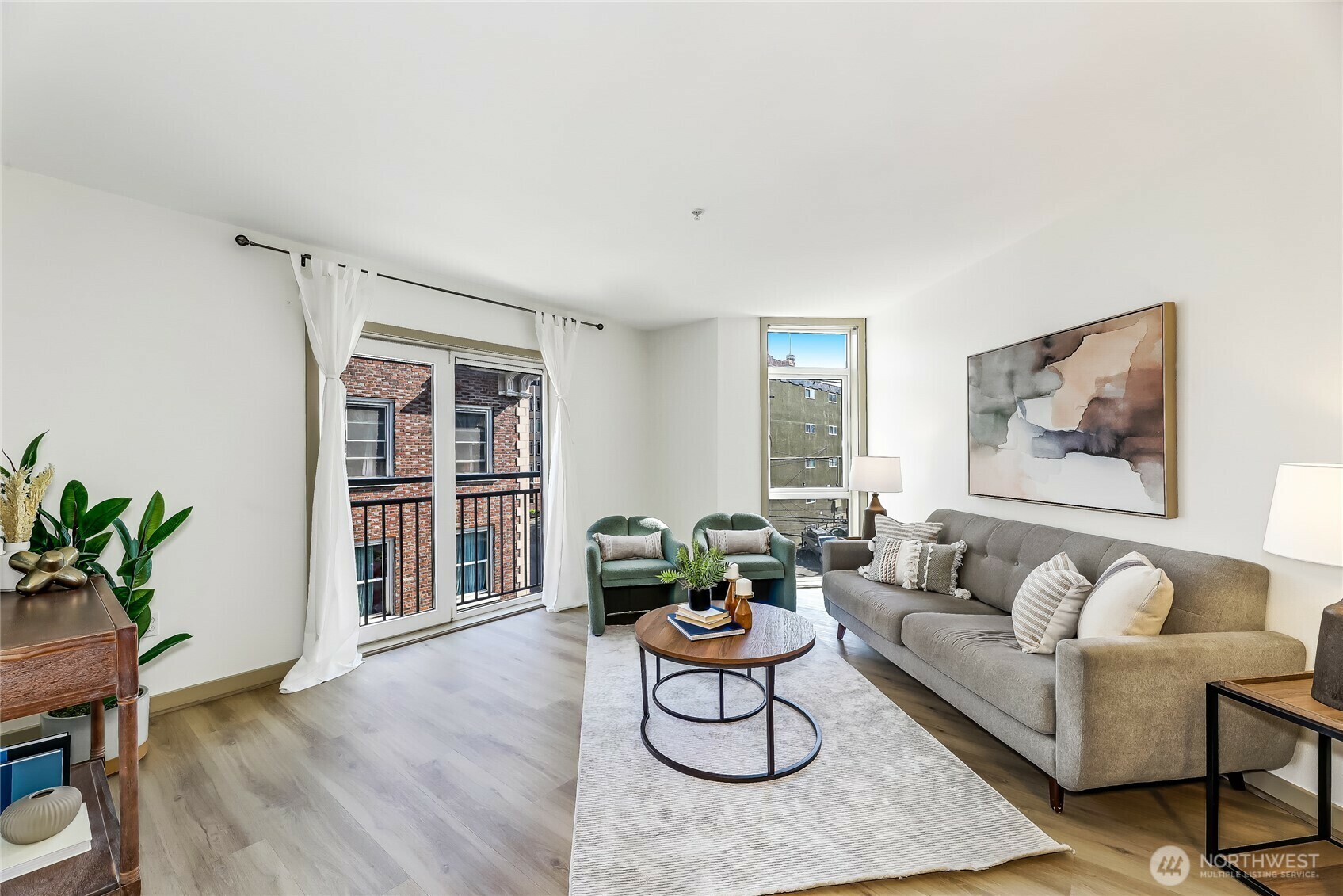 Property Photo: 103 Bellevue Avenue E 404 WA 98102