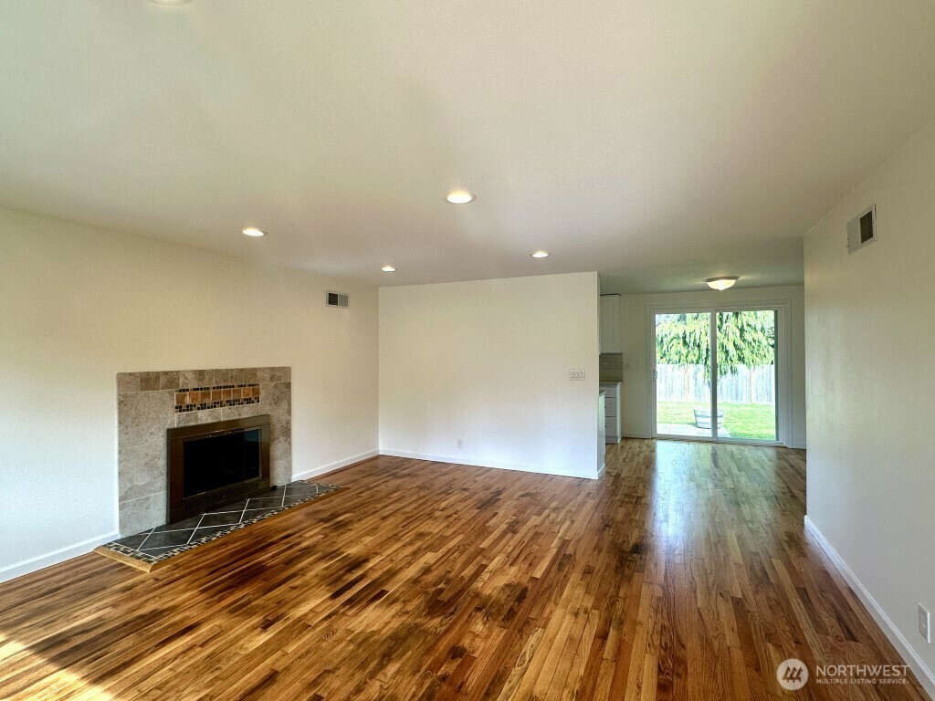 Property Photo: 15722 1st Avenue NW WA 98177