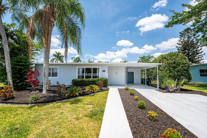 Property Photo: 3056 SE Morningside Boulevard FL 34952