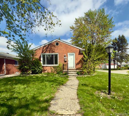 Property Photo: 7402 Colonial Street MI 48127