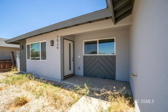 Property Photo: 1529 Mayo St CA 93555